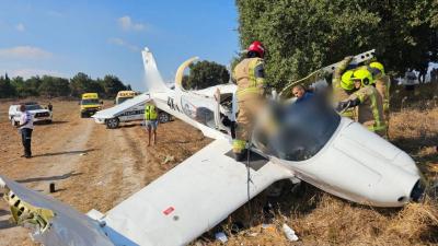 بالصور - سقوط طائرة تدريب إسرائيلية في حيفا