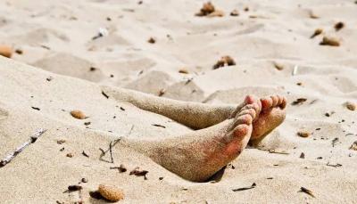 كويتي يقتل زوجته.. تخلص من جثتها في صحراء السعودية!