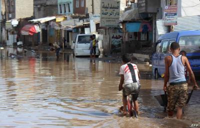 مقتل 12 شخصا إثر فيضانات في غرب اليمن
