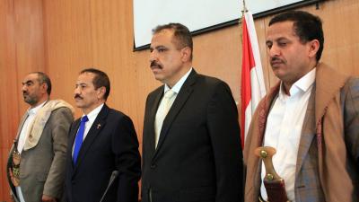 زوارق قطرية تبدأ سحب 