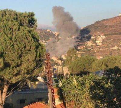اشتعال النيران في منزل قرب محطة وقود بجنوب لبنان