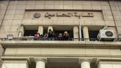 إذا فعلت ابنتي هذا الأمر فلن أمنعها.. محام مصري يبيح 