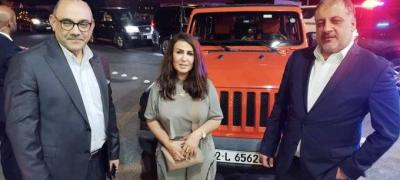 بعد 33 عاما من الانقطاع... أول سيارة عراقية تدخل الكويت