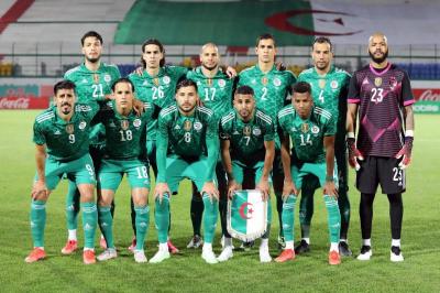 جماهير جزائرية تطرد مُسنًا من الملعب (فيديو)