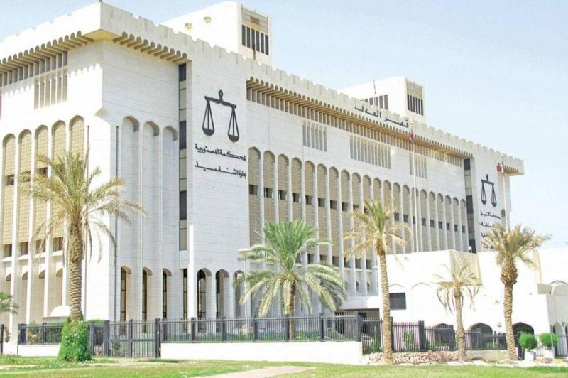 الكويت.. حبس مدرس 
