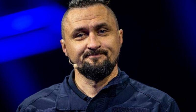 زيلينسكي يعيّن وزيراً سابقاً مستشاراً له