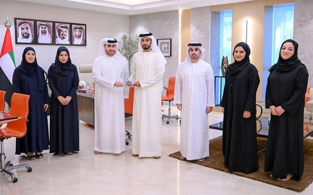 الإمارات.. البلدية عجمان تحصد جائزة أفضل فئة في التواصل لعام 2024
